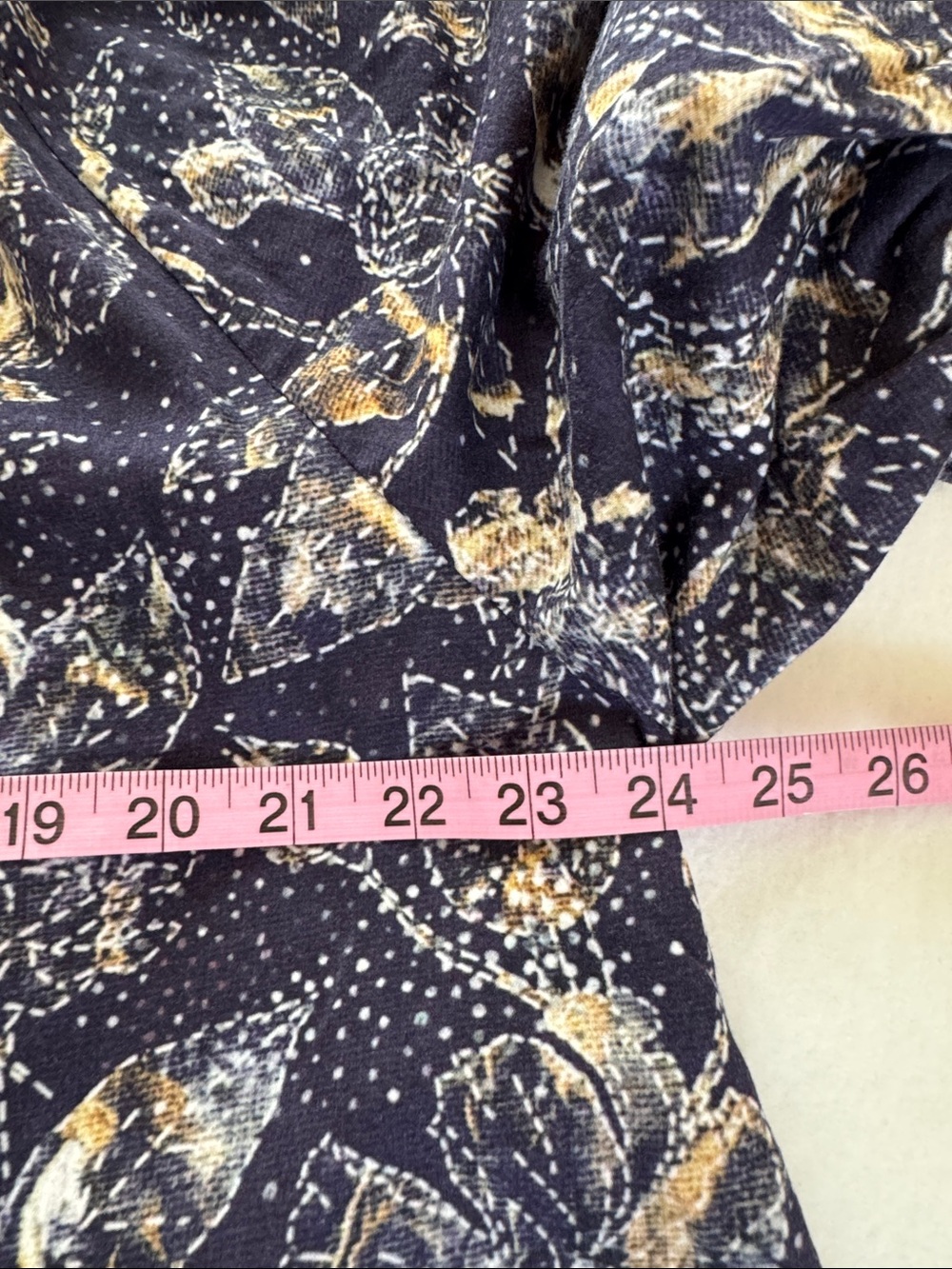 Never A Wallflower Cotton Floral Blouse Navy Smocked Puff Sleeve Cottagecore L - Picture 8 of 9